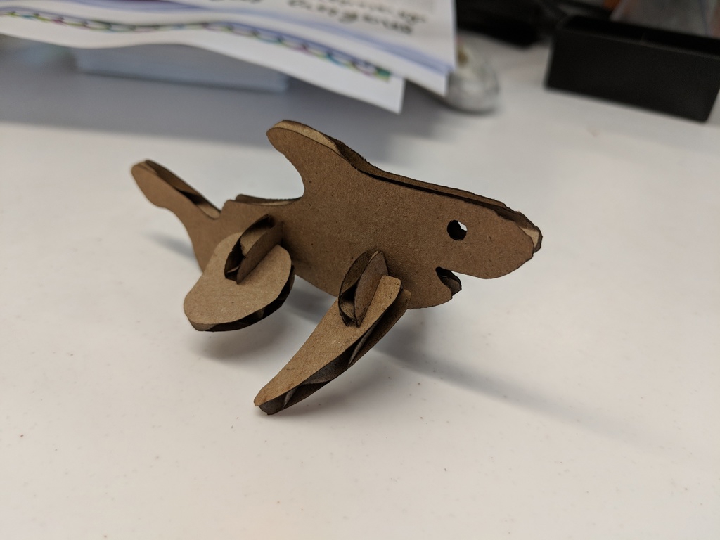 طرح کوسه مقوایی مناسب برای استفاده در دستگاه های cnc چوب و cnc لیزر - laser cut cardboard shark dxf file