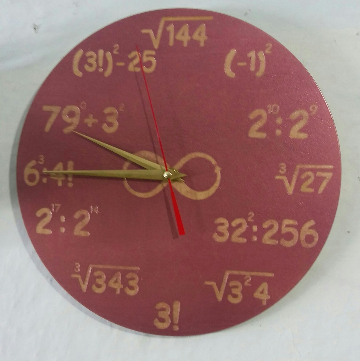 طرح ساعت دیواری ریاضی مناسب برای استفاده در دستگاه های cnc چوب و cnc لیزر - laser cut math wall clock cdr file