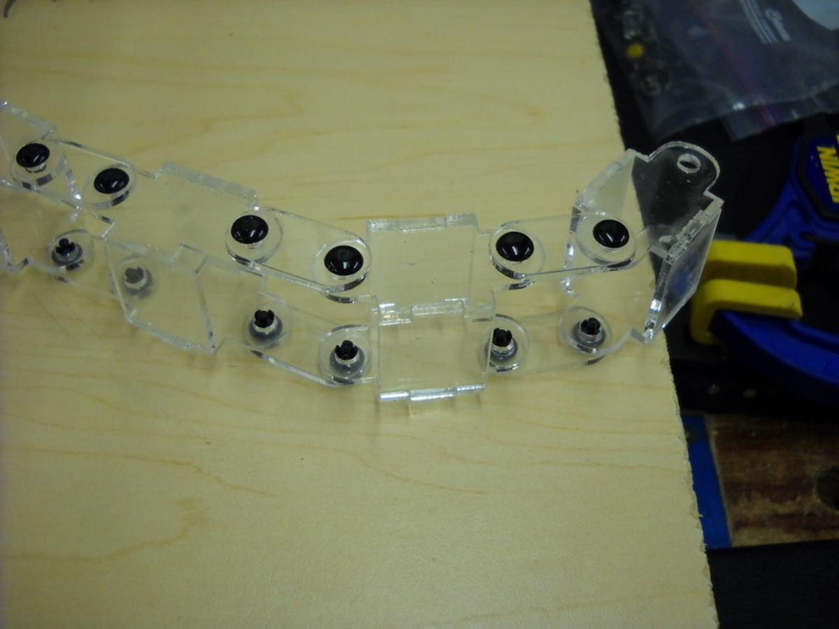 طرح زنجیر کابل مناسب برای استفاده در دستگاه های cnc چوب و cnc لیزر - laser cut cable chain cdr file