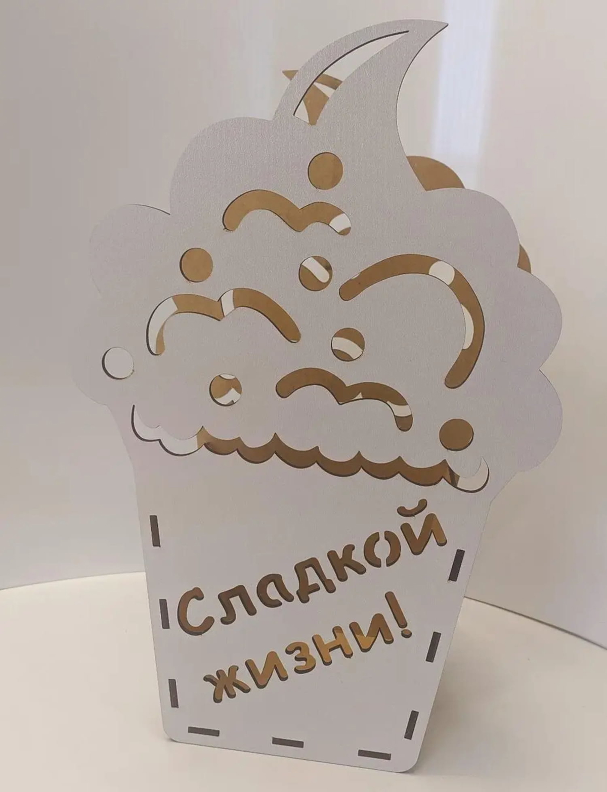 طرح سبد به شکل کاپ کیک مناسب برای استفاده در دستگاه های cnc چوب و cnc لیزر - laser cut cupcake shaped box basket cdr file
