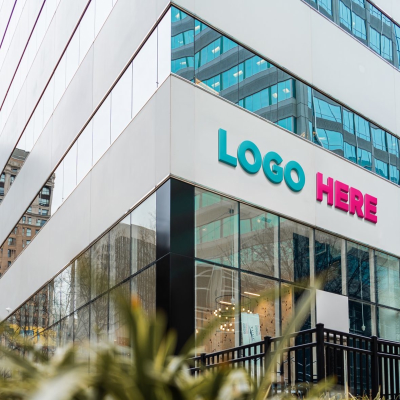 فایل موکاپ لوگو فروشگاه معروف - Famous Store Logo Mockup
