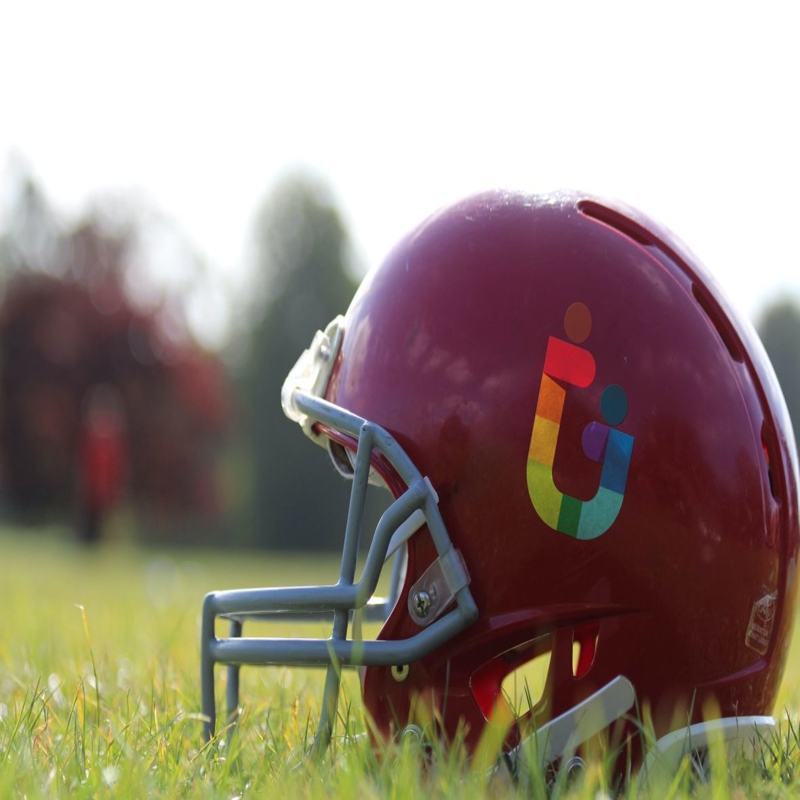 فایل موکاپ لوگو واقع‌گرایانه کلاه ایمنی فوتبال - Football Helmet Realistic Logo Mockup