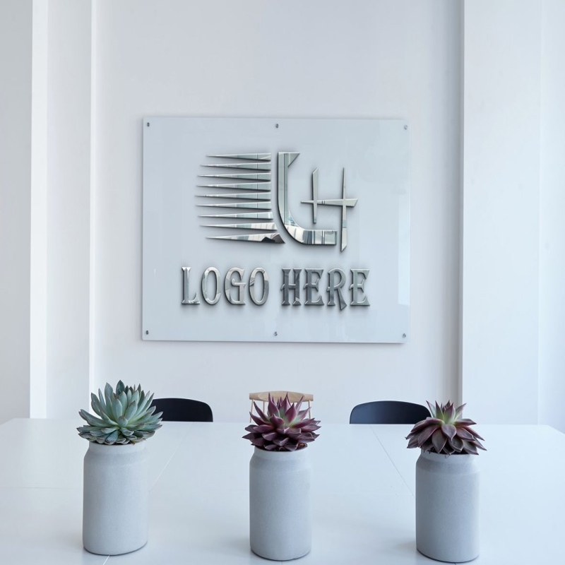 فایل موکاپ لوگوی شیشه‌ای روی تخته شیشه‌ای دفتر - Glass Logo Mockup on Office Glass Board