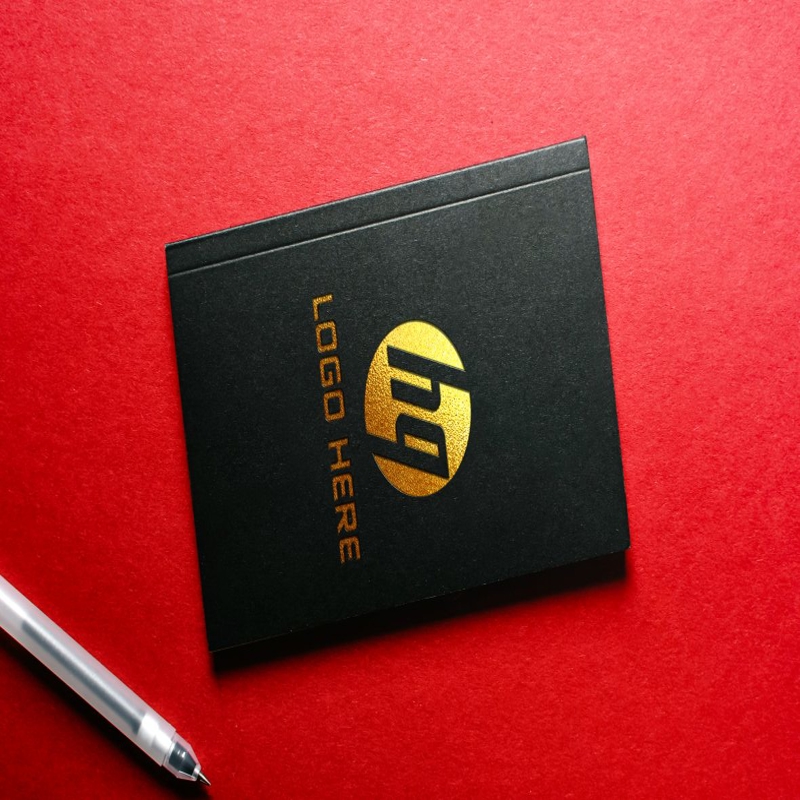فایل موکاپ لوگو با فویل طلایی روی کتاب سیاه - Gold Foil Logo Mockup on Black Book