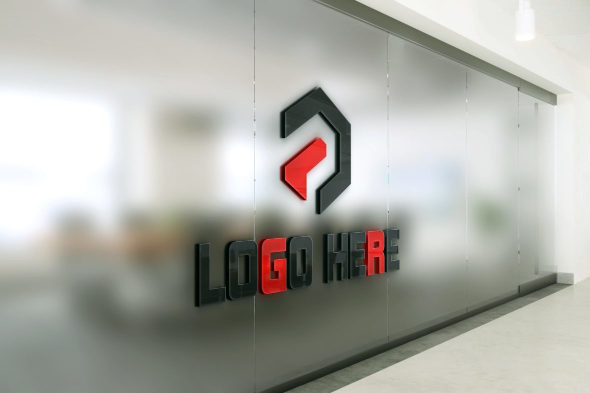 فایل موکاپ لوگوی سه بعدی روی دیوار شیشه‌ای مات دفتر کار - 3D Logo Mockup on Blurred Office Glass Wall