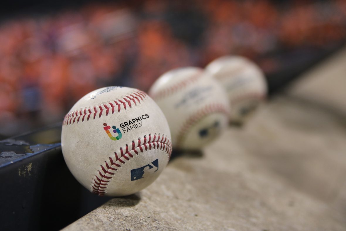 فایل موکاپ لوگو واقع‌گرایانه بیسبال - Baseball Realistic Logo Mockup