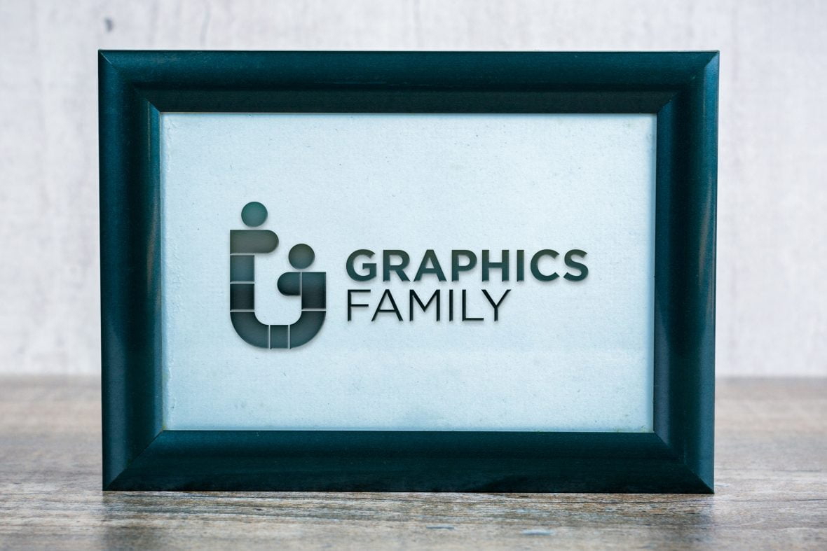 فایل موکاپ لوگو قاب برجسته مشکی - Black embossed Frame logo mockup