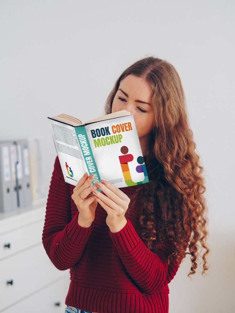 فایل موکاپ دختر با جلد کتاب - Girl with Book Cover Mockup