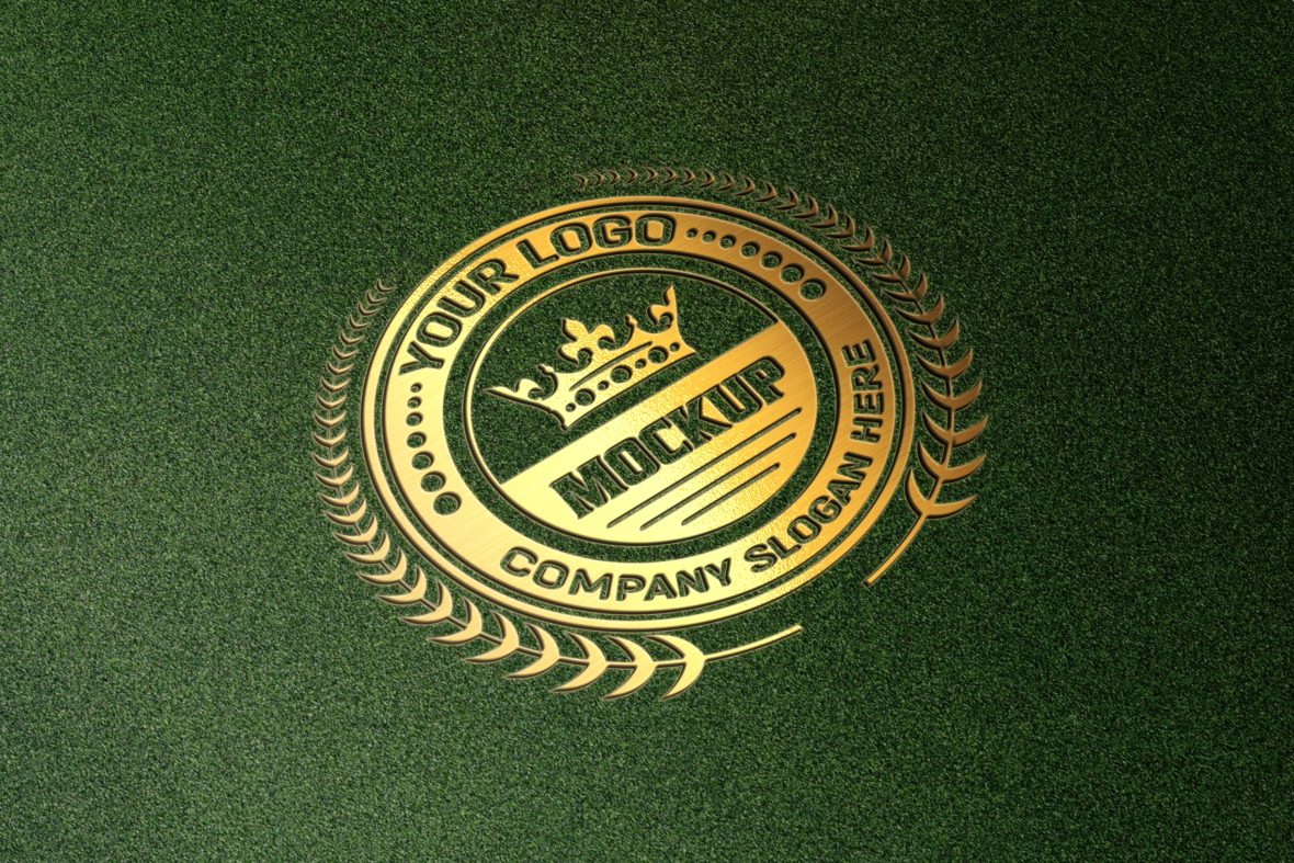 فایل موکاپ لوگوی طلایی روی سطح سبز - Golden Logo Mockup on Green Surface