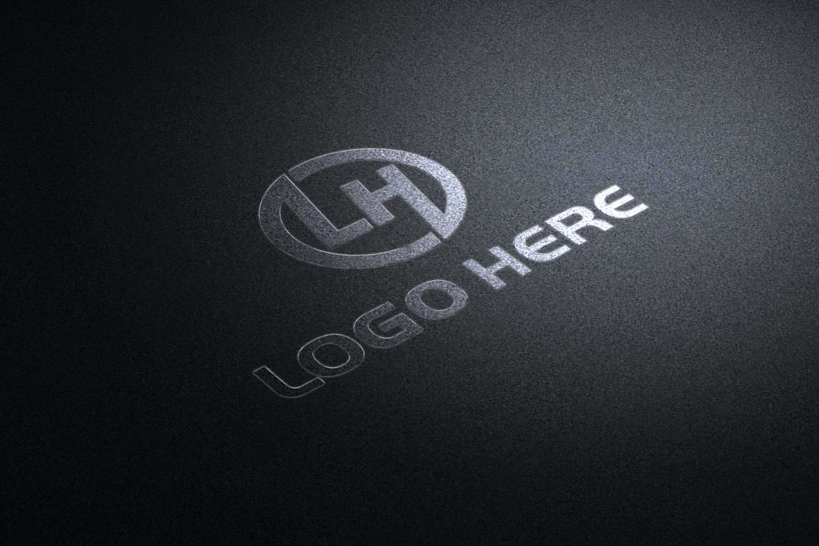 فایل موکاپ لوگو روی زمینه مشکی - Logo Mockup on Black Background Texture