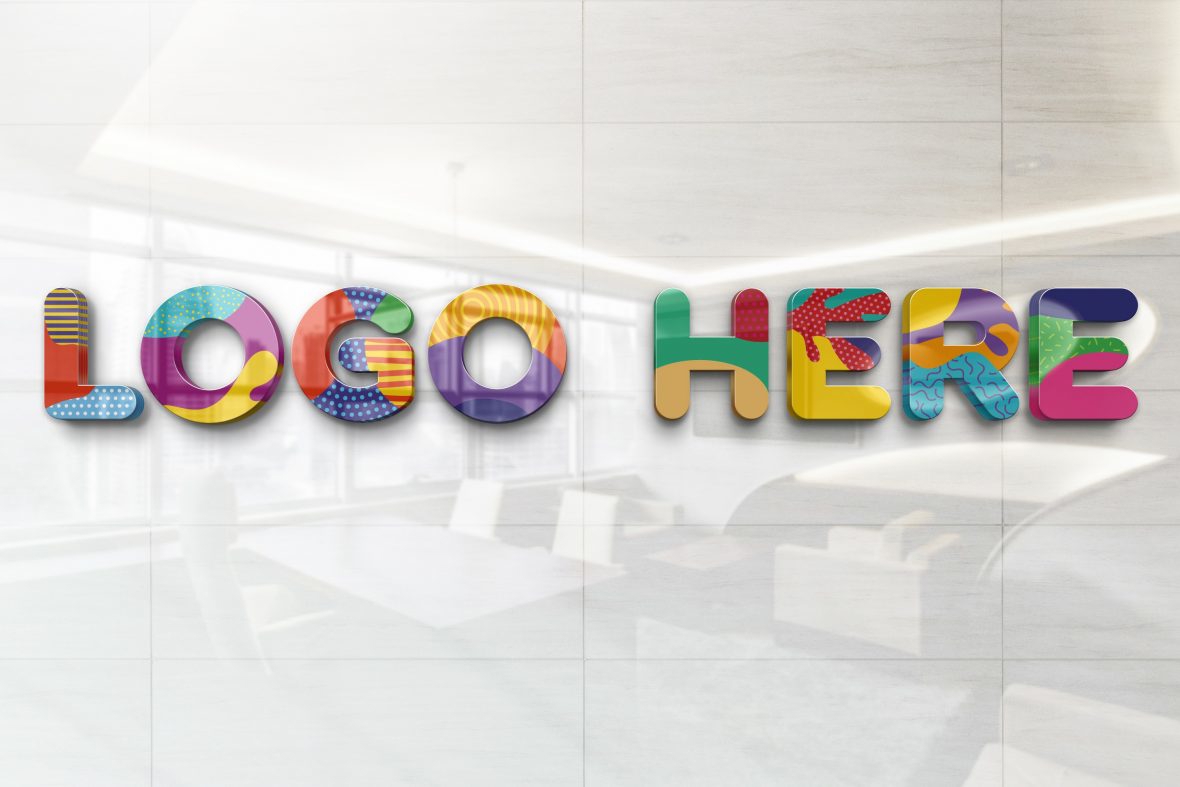 فایل موکاپ لوگو دیواری براق واقع‌گرایانه - Realistic Glossy Wall Logo Mockup