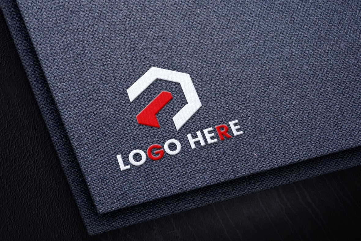 فایل موکاپ لوگو واقع‌گرایانه روی پارچه - Realistic Logo Mockup On Fabric