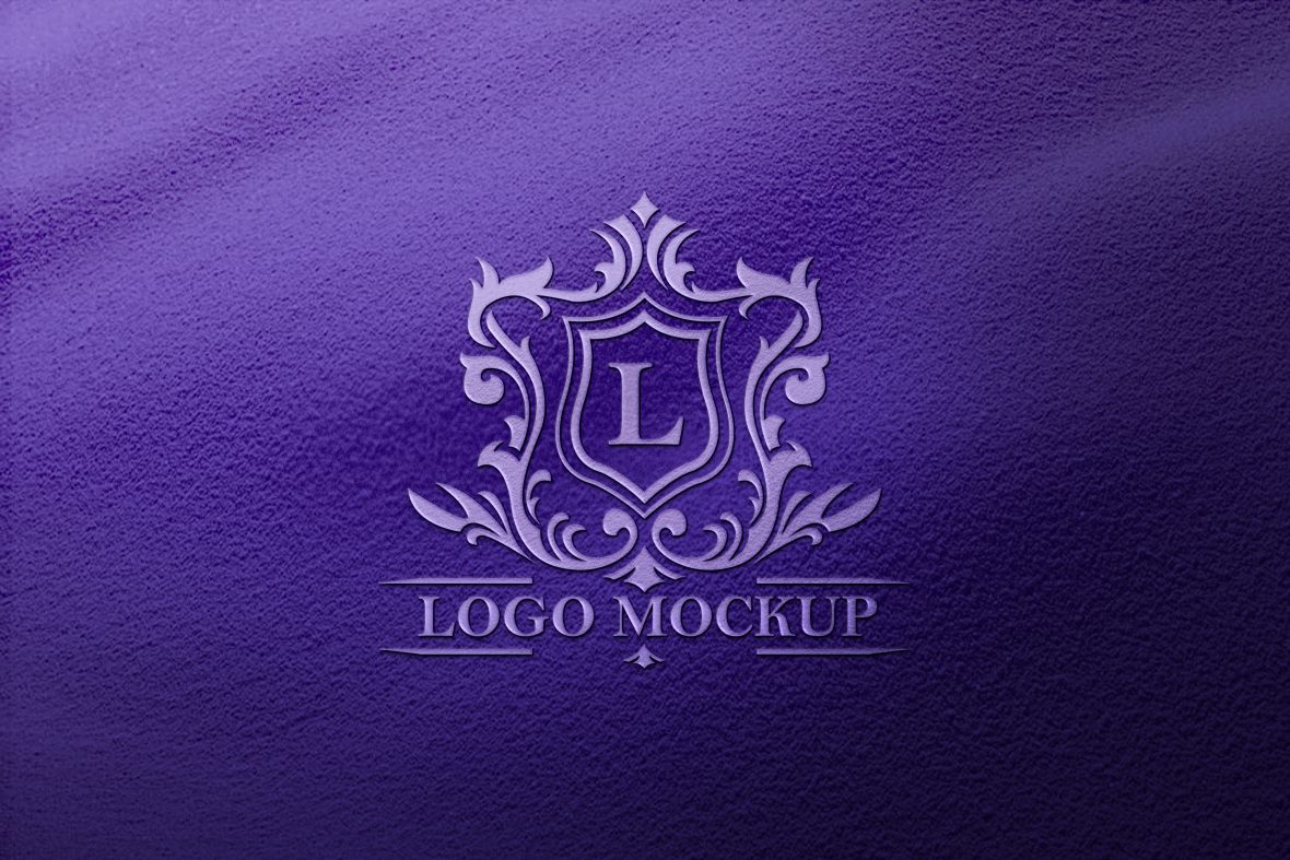 فایل موکاپ لوگو واقع‌گرایانه روی بافت پارچه لوکس - Realistic Logo Mockup on Luxury Fabric Texture