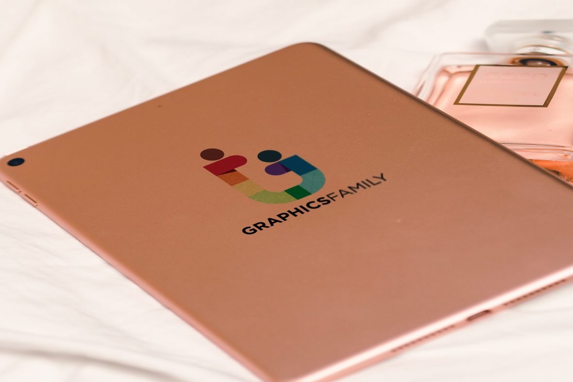 فایل موکاپ لوگو پشت تبلت - Tablet Back Logo Mockup
