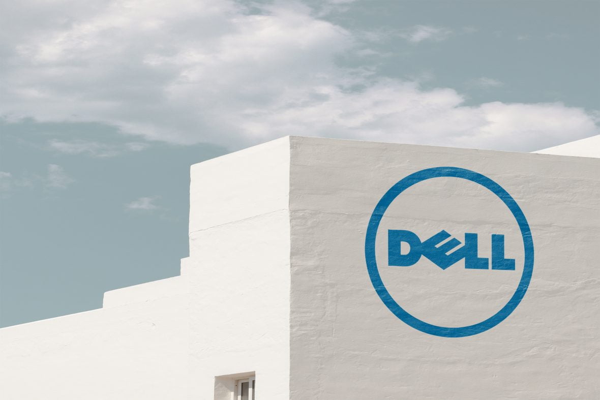 فایل موکاپ لوگوی واقع‌گرایانه دیوار سفید رنگ - White painted wall realistic logo mockup